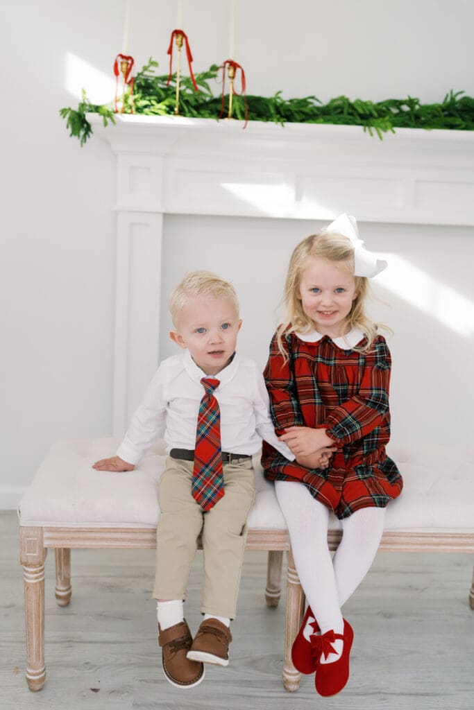 Baltimore Christmas mini session with Santa and festive backdrop